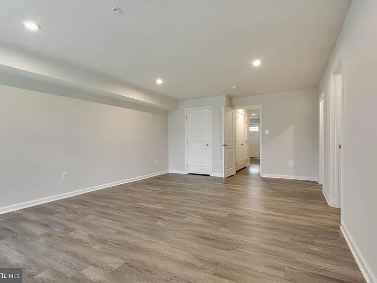 7912 N Gladden Farm Way — Photo 40
