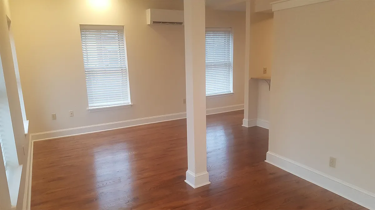 Building Photo - 1003 Capital St #3F