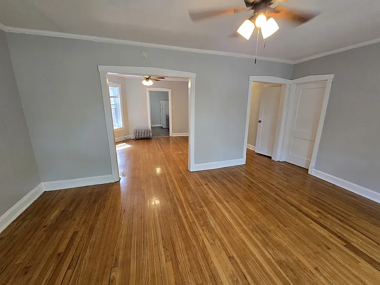 4824 N Avers Ave #2E — Photo 7