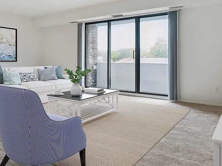 Claymoor Luxury Apartments — Photo 3