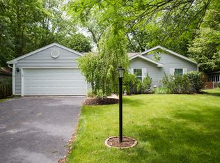 3707 Hale Ln, Island Lake, IL 60042