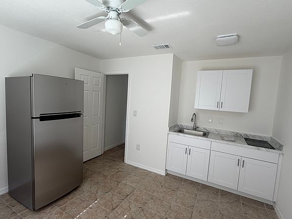 3rd image of 2401 San Luis Rey Ct
