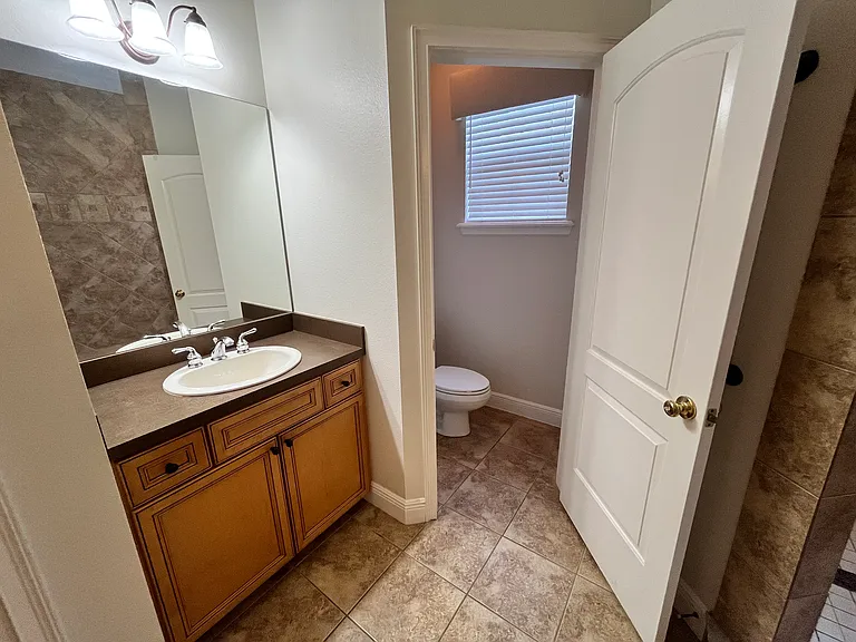 820 Ellwood Ave #A — Photo 14