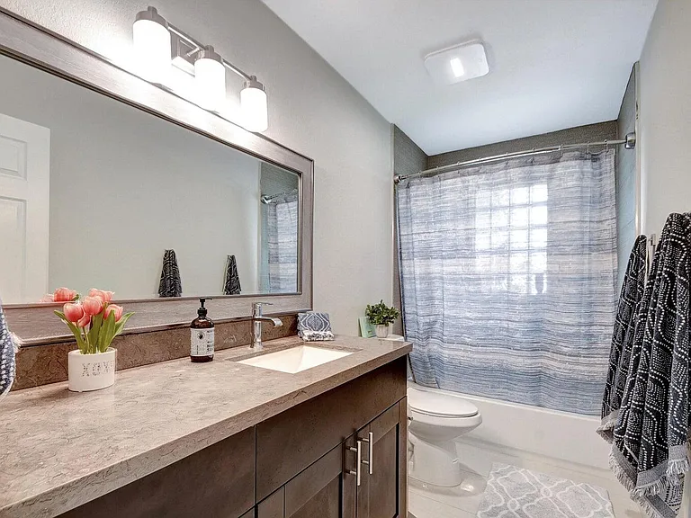 702 Grove St — Photo 24