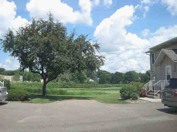 3rd image of 3716 Gershwin Ln N