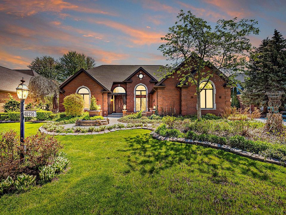 1st image of 40320 Emerald Ln W