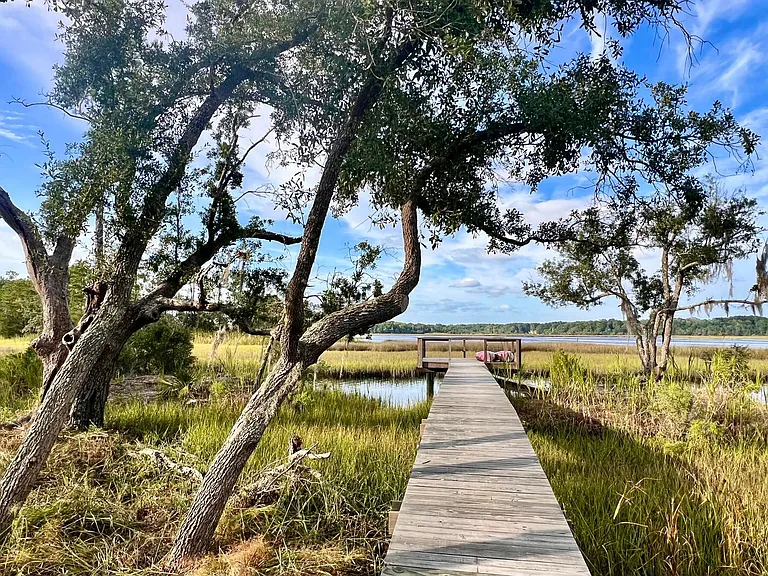 Dock