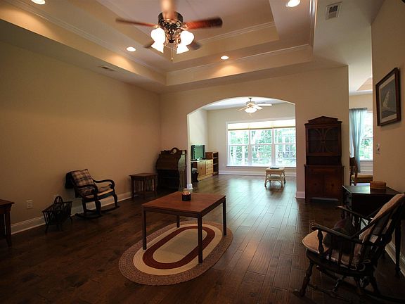 3rd image of 4206 Ridgewood Dr
