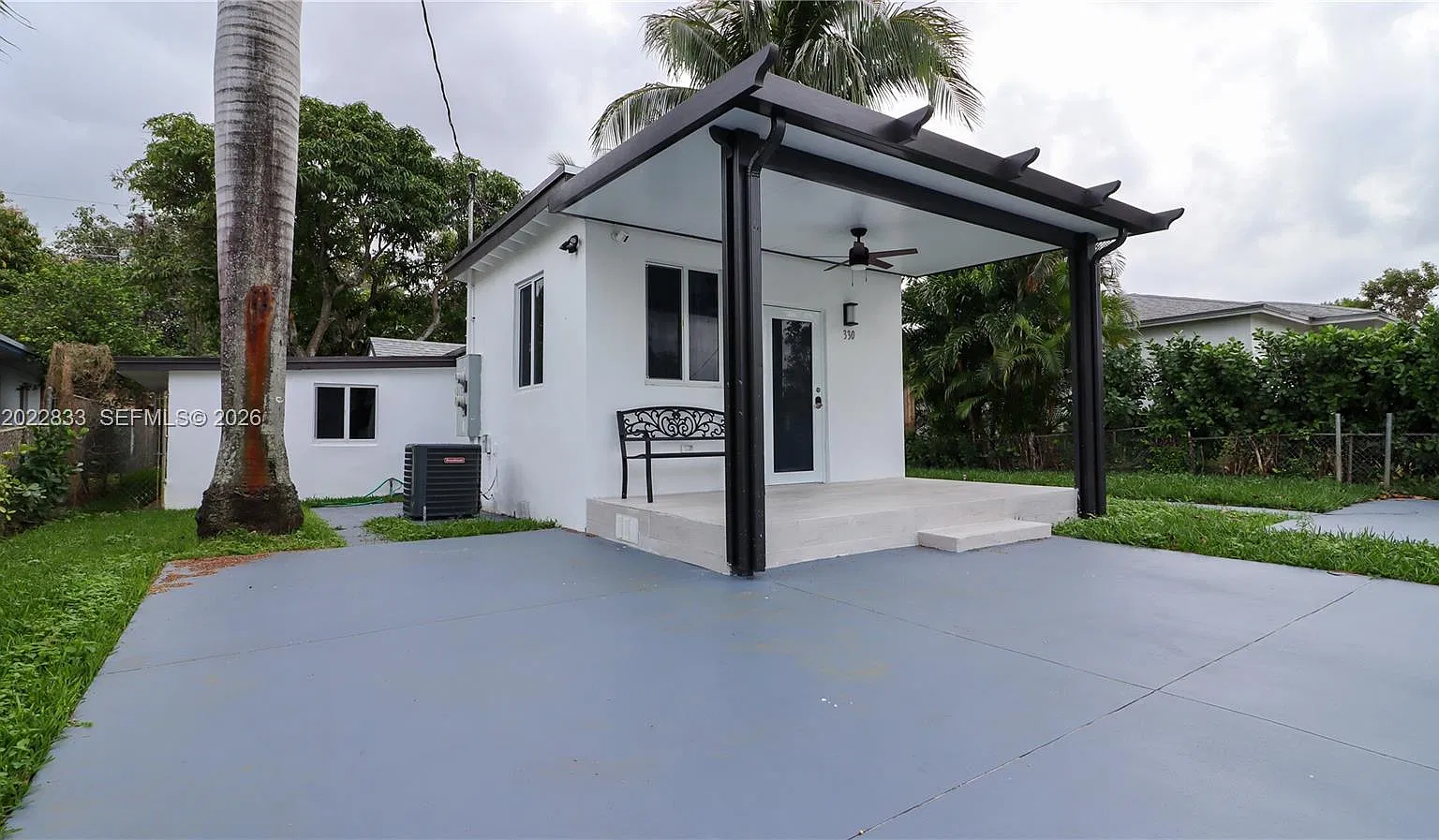 4 bed, 1000 sqft, $3,200 — Photo 1