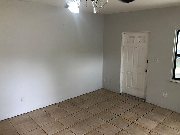 5th image of 626 15th Ave S