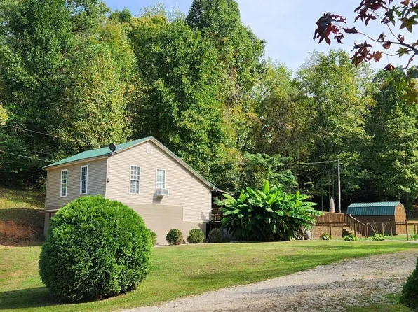 615 Bobby Miller Rd, Irvine, KY 40336