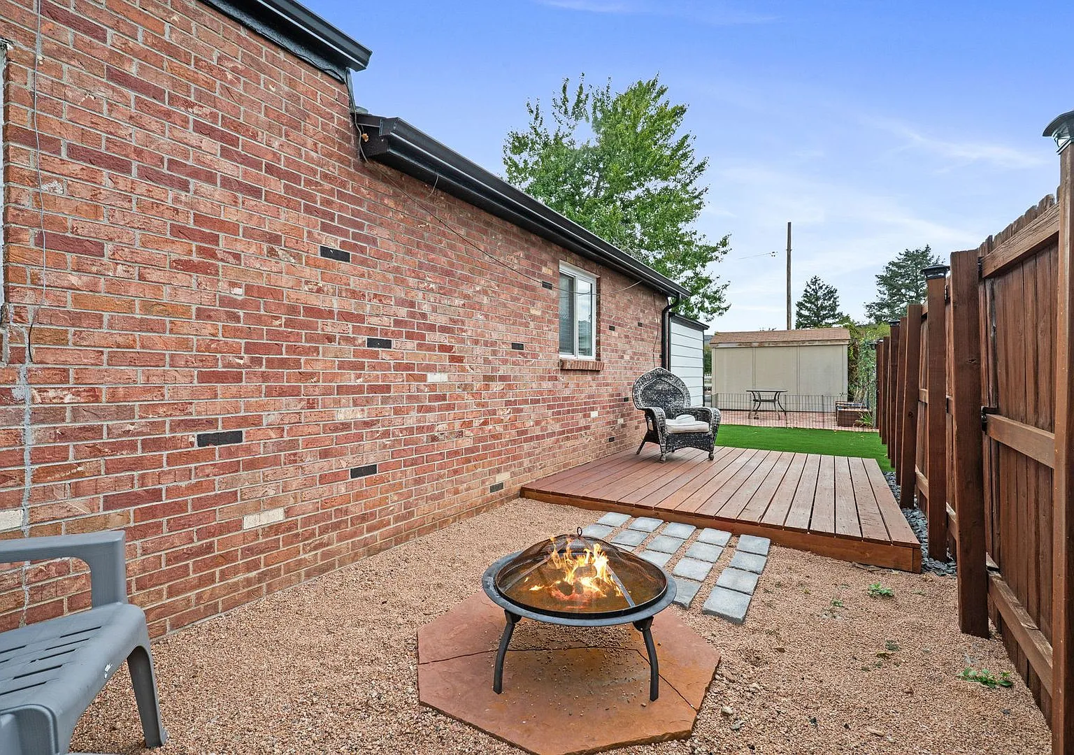 Spacious + Private 2br/1ba In The Beautiful Golden, Co! Utilities Included — Photo 4