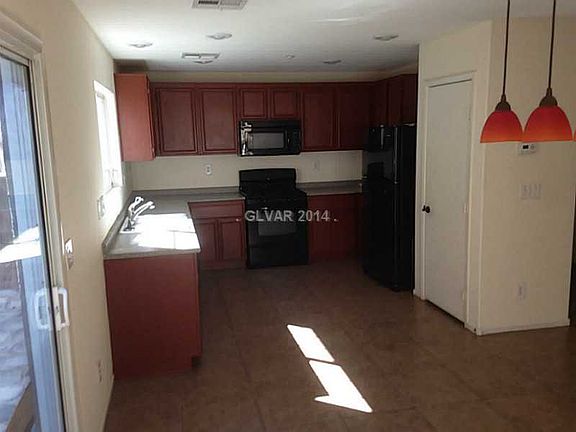 3rd image of 137 Desert Pond Ave #137