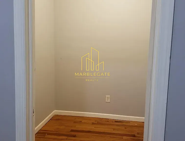 311 S 6th St #33R — Photo 6