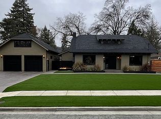 1440 NW Lawnridge Ave, Grants Pass, OR 97526