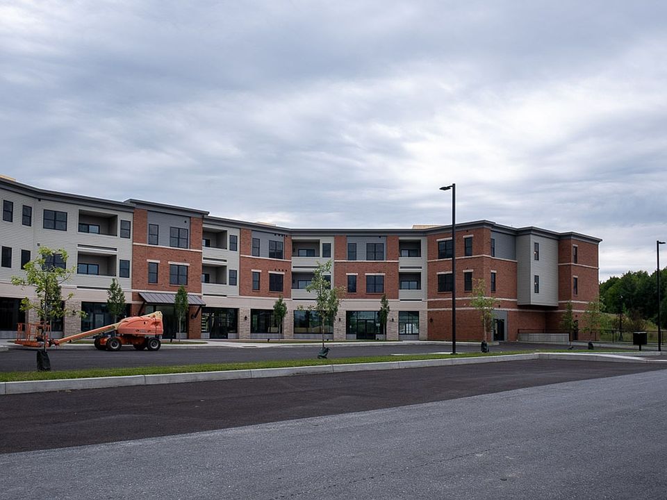 1 bed, 1 bath apartment with heat and hot water included 31