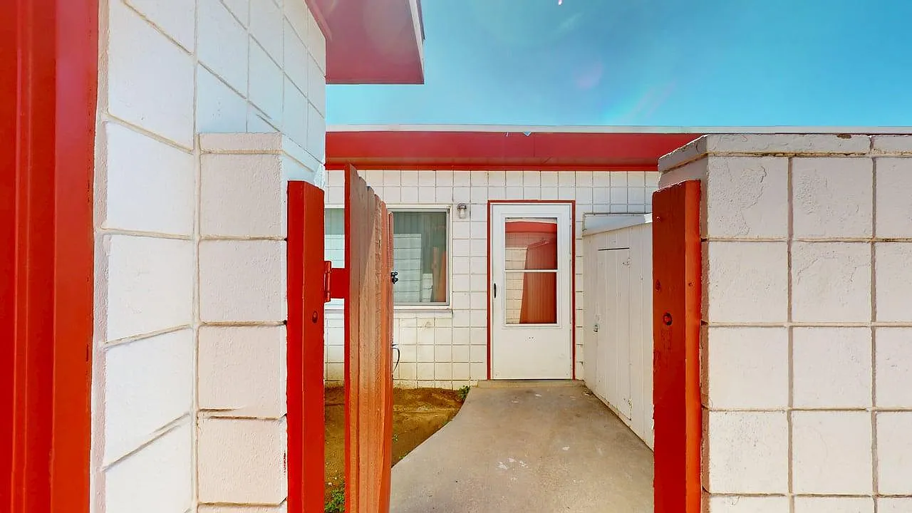 Updatated, Quality 1 Bed/ 1 Bath w/Private Patio Space & Bonus Storage — Photo 3