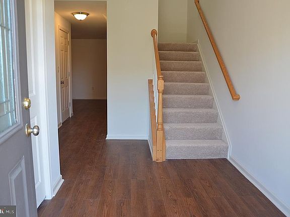 5th image of 2429 Newtown Dr