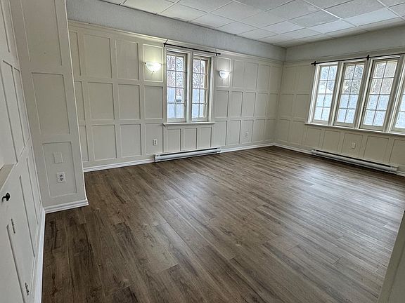 3rd image of 58 Roy St #3