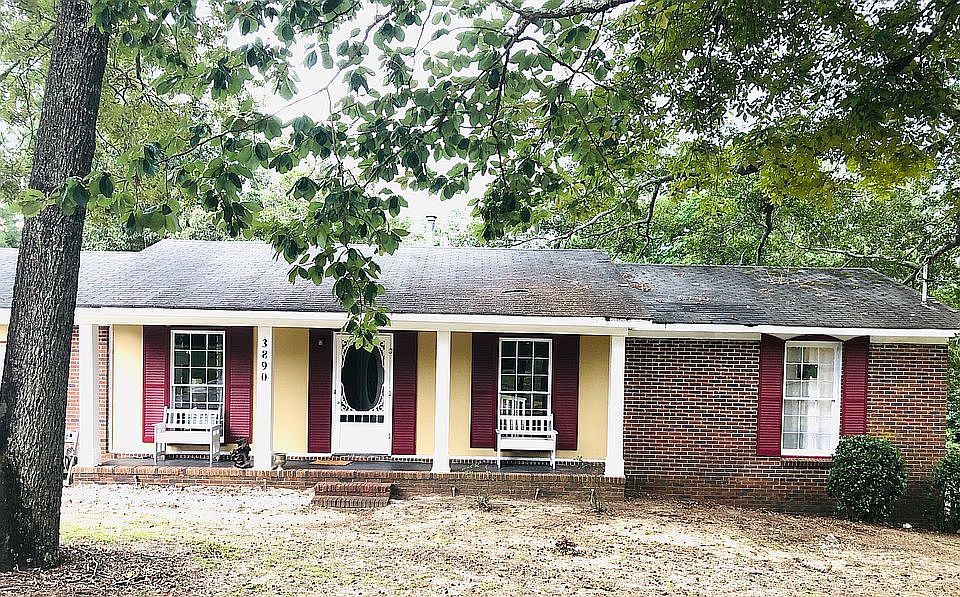 2nd image of 3890 Ruth St