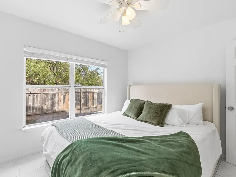 208 Flournoy Dr — Photo 8