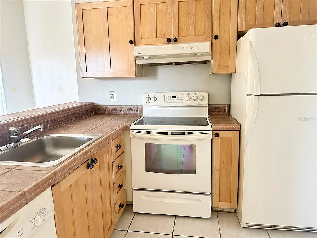 2 bed, 2.0 bath, 930 sqft, $1,450 — Photo 4