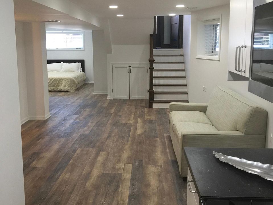 1st image of 4914 N California Ave #1
