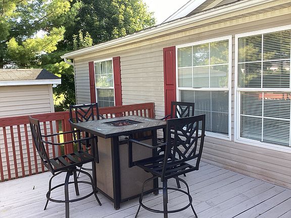2nd image of 18 Ridgeway #18