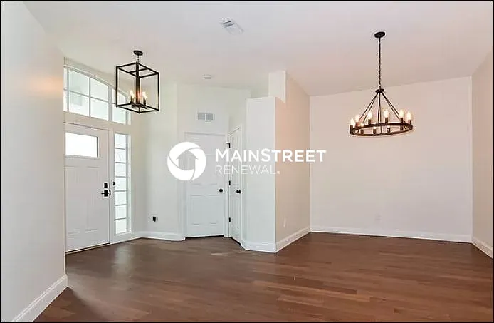 214 Vestavia Dr — Photo 3