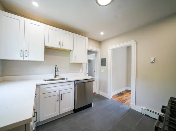 568 Green St APT 3, Cambridge, MA 02139