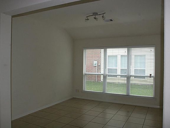 5th image of 6414 Hardwood Dale Way Dr