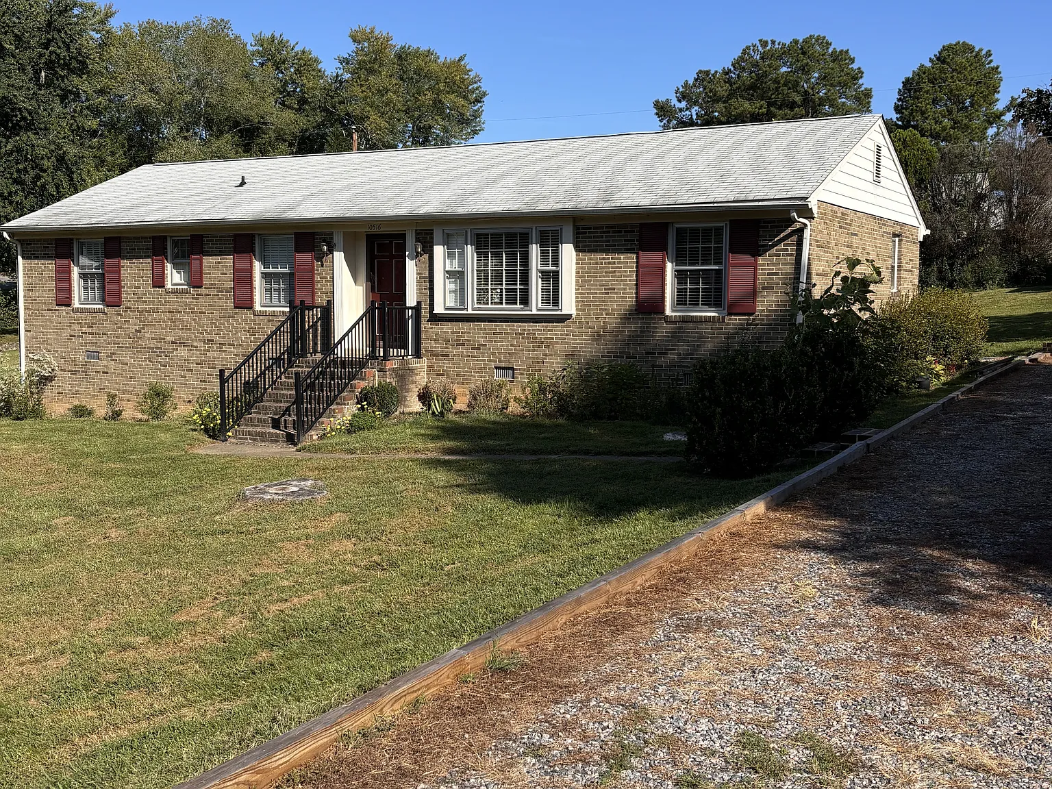 3 bed, 1425 sqft, $2,450 — Photo 1