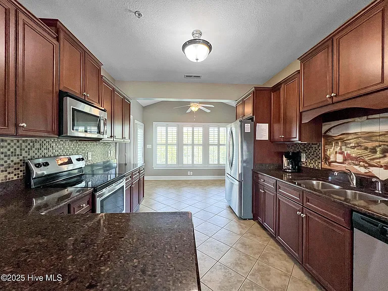 148 Wharf Landing Dr #F — Photo 5