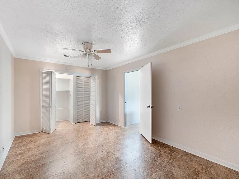 6717 Carver Ave — Photo 5