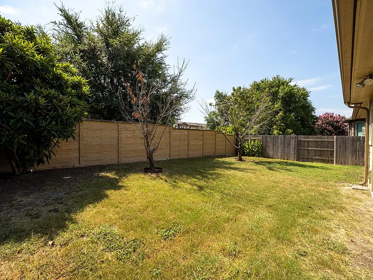 9509 Sydney Marilyn Ln — Photo 26