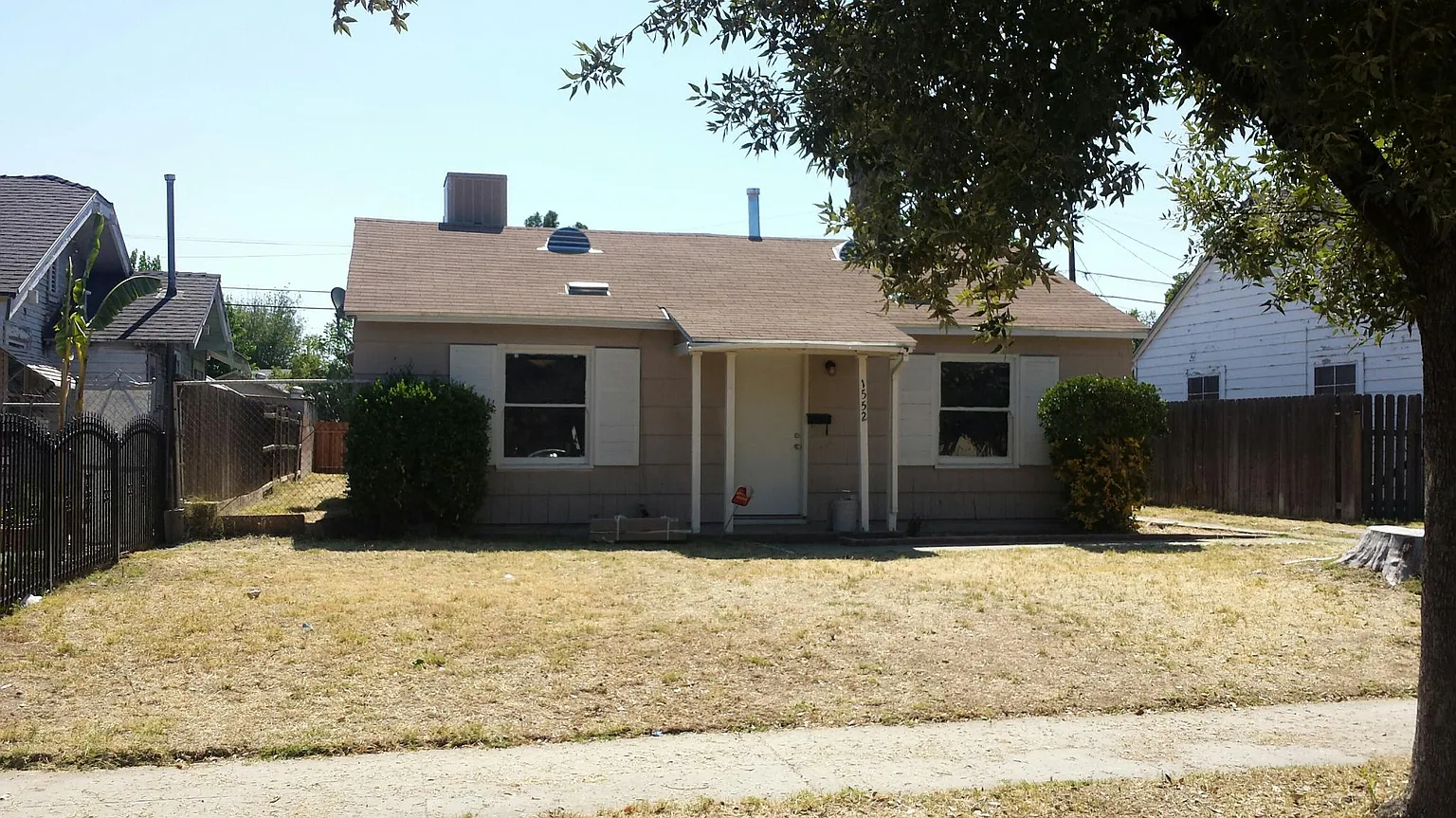 1552 N Carruth Ave photo 1