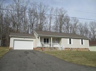 124 Oak Ridge Ln, Shady Spring, WV 25918