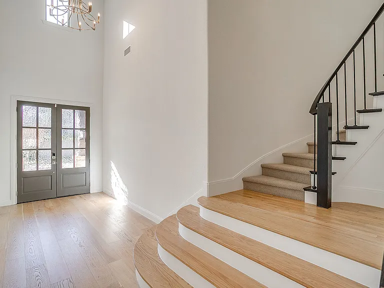 14328 Capridge Rd — Photo 2
