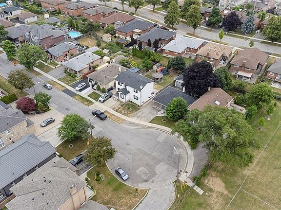 4th image of 37 Brome Rd