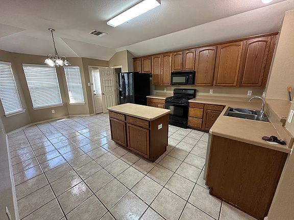 4th image of 3117 Connor Ln