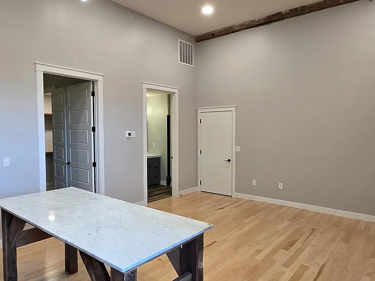 218 N Locust St #204 — Photo 3