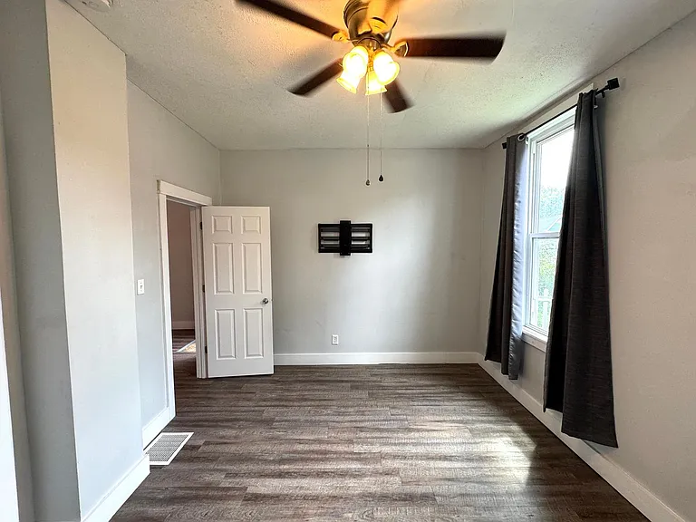 1242 Cottage Ave — Photo 15