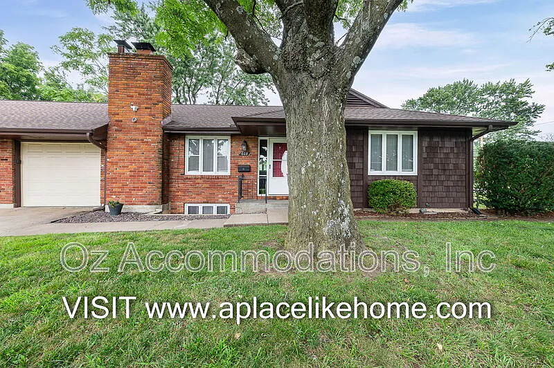 3 bed, 2.0 bath, 1410 sqft, $1,695 — Photo 2