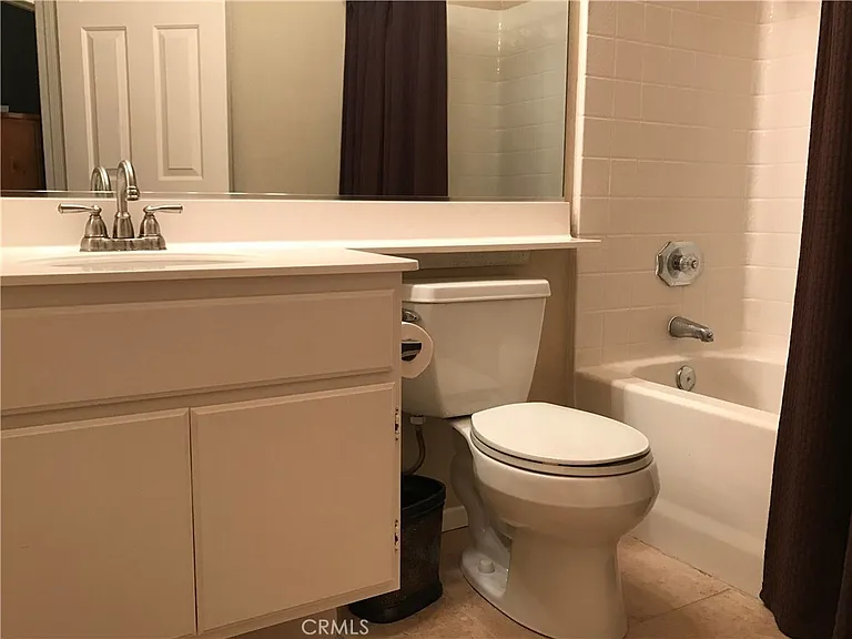 1039 S Positano Ave — Photo 21