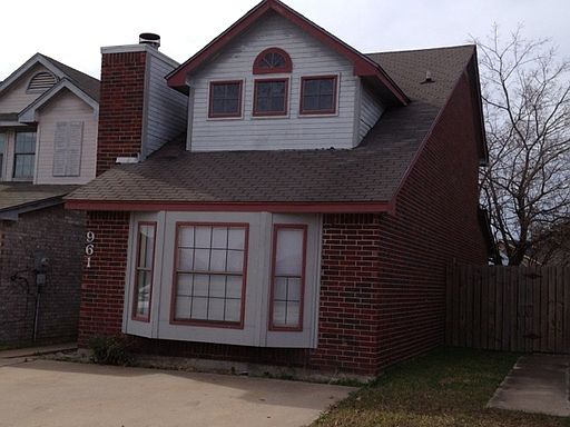 1st image of 961 Fairbanks Cir