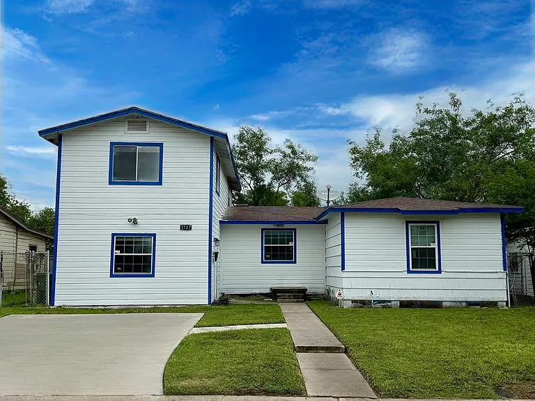 1727 Loma Linda Ave — Photo 1