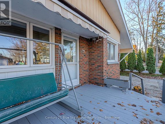 2nd image of 994 Premier Rd