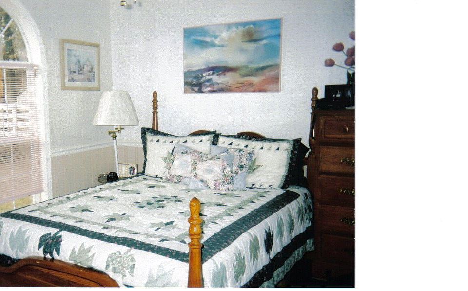 2nd image of 1400 Lovers Ln
