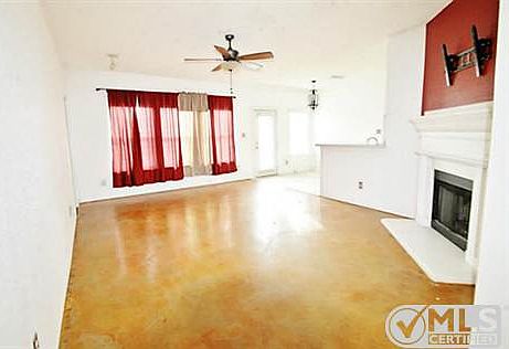 4th image of 1041 Silver Spur Ln
