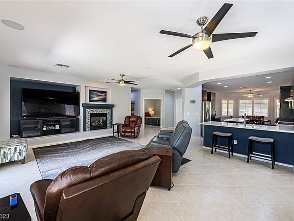4th image of 2860 Meadow Park Ave